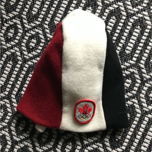 Hudson Bay Olympic touque - Picture 1 of 7
